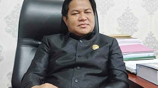 Ketua Sementara DPRD Murung Raya, Bebie S Sos SH MM M AP