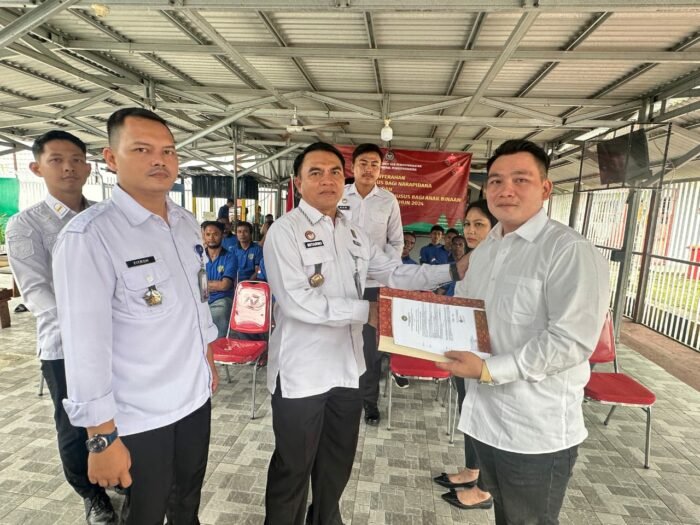 79-Warga-Binaan-Lapas-Tarakan-Terima-Remisi-Khusus-Natal-2024.jpg 79 Warga Binaan Lapas Tarakan Terima Remisi Khusus Natal 2024