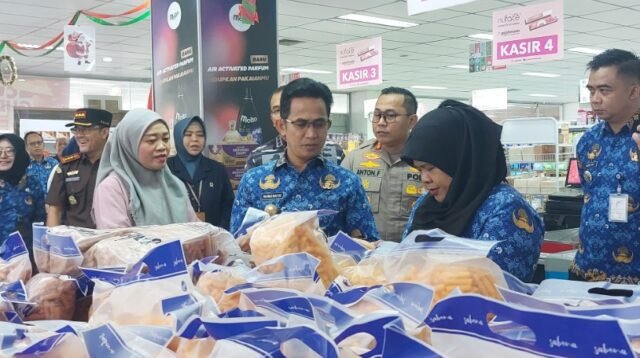 Wali Kota Balikpapan Rahmad Mas'ud melakukan sidak ke sejumlah ritel di Balikpapan. (doc. Ist)