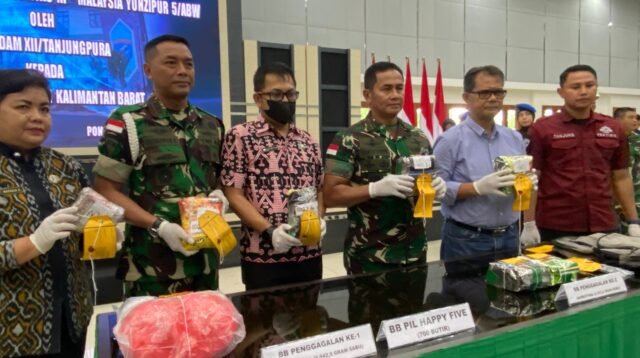 TNI Gagalkan Penyelundupan Sabu 6,2 Kg di Perbatasan Kalbar