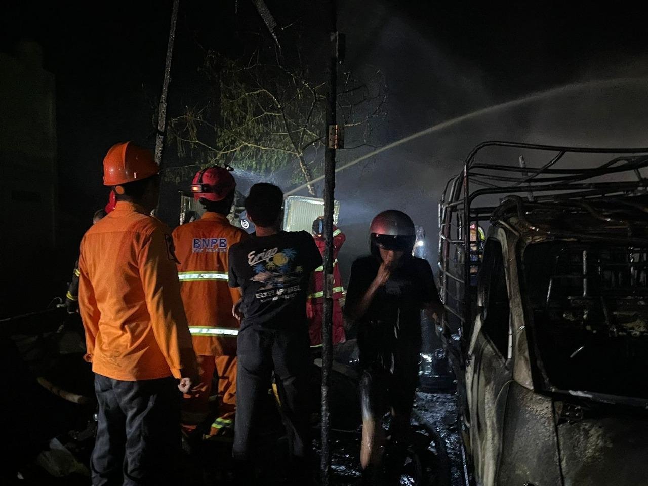 Bengkel Terbakar, Dua Orang Nyaris Terpanggang