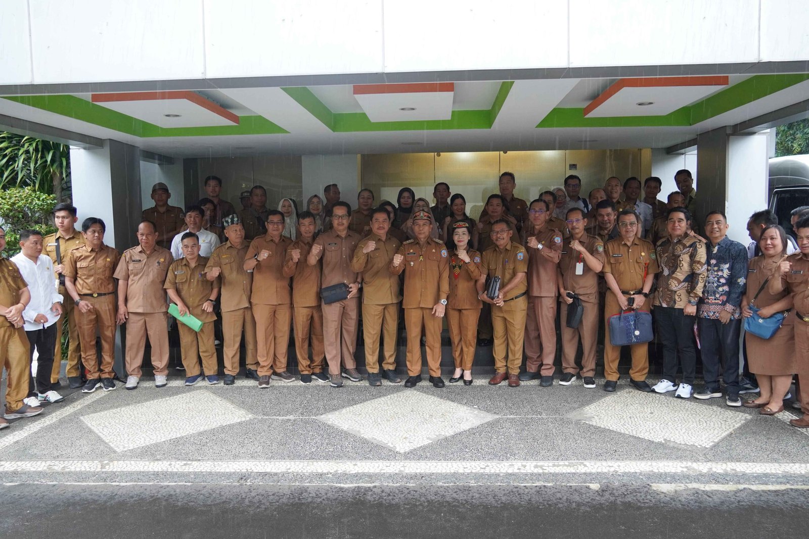 Pj Bupati Murung Raya Lakukan Evaluasi Kinerja Triwulan I untuk Tingkatkan Pelayanan Publik