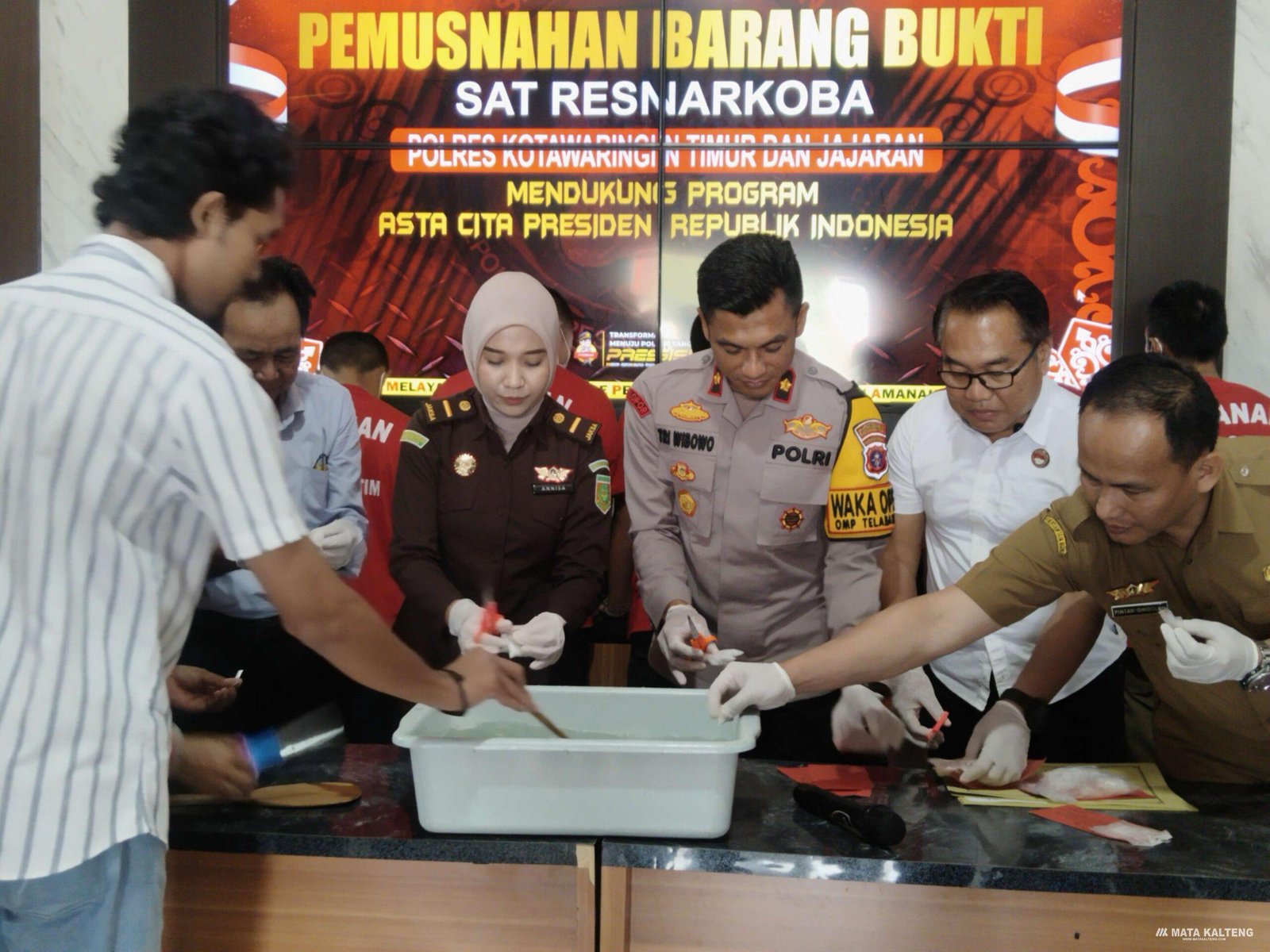 Ratusan-Gram-Sabu-dari-13-Tersangka-dimusnahkan-Polres-Kotim.jpg Mata Kalteng