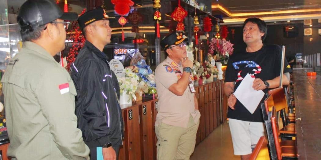 Satpol-PP-Sasar-Belasan-THM.jpg Satpol PP Sasar Belasan THM