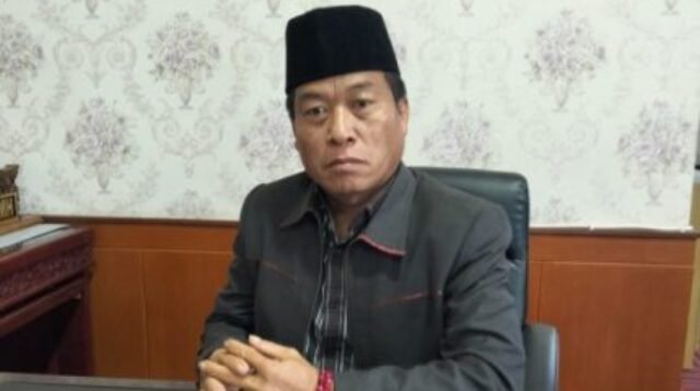 Hujan-Deras-Guyur-Murung-Raya-Jalan-dan-Bangunan-Terdampak-Longsor.jpg Hujan Deras Guyur Murung Raya, Jalan dan Bangunan Terdampak Longsor dan Banjir