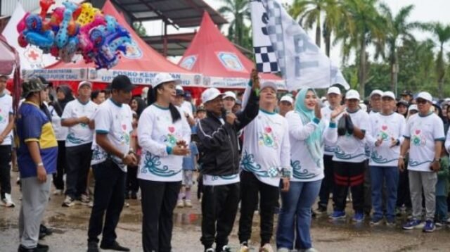 Bupati Heriyus dan Wakil Bupati Rahmanto Ikuti Senam dan Jalan Sehat Peringati HKN ke-61