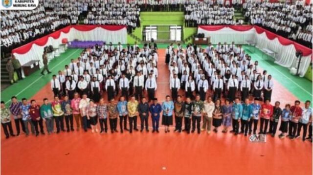 Bupati Murung Raya Serahkan SK Pengangkatan kepada Ribuan PPPK Paruh Waktu