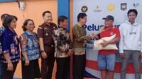 Pemkab Murung Raya Salurkan Bantuan Pangan Beras dan Minyak Goreng untuk Ribuan Warga