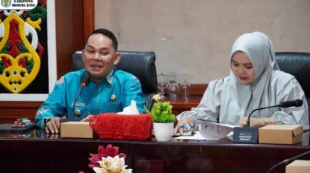 Rahmanto Muhidin Pimpin Rapat Persiapan Pemberangkatan Peserta Umrah STQ Murung Raya